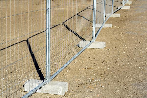 Fence Rental Pompano Beach workers